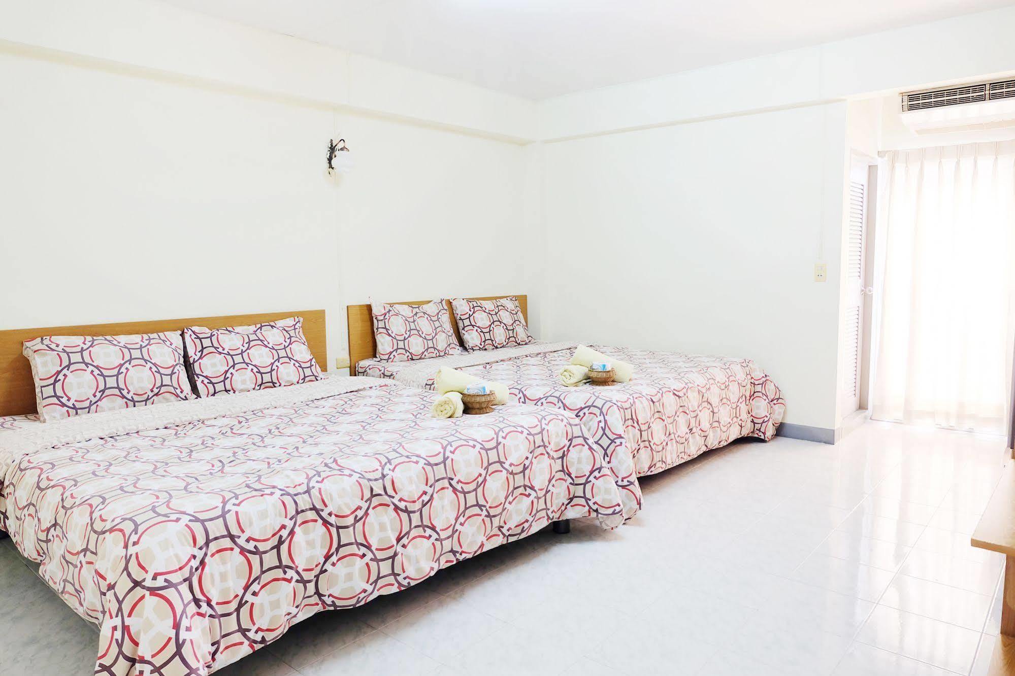 Grand Living Place Бангкок Екстер'єр фото